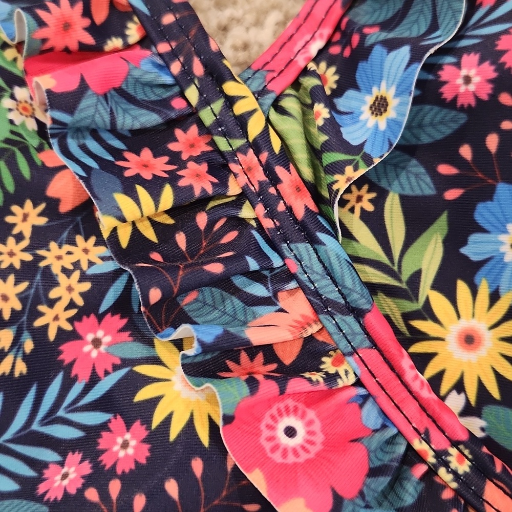 Floral Print Ruffle Swim Top - Picture 2 of 4